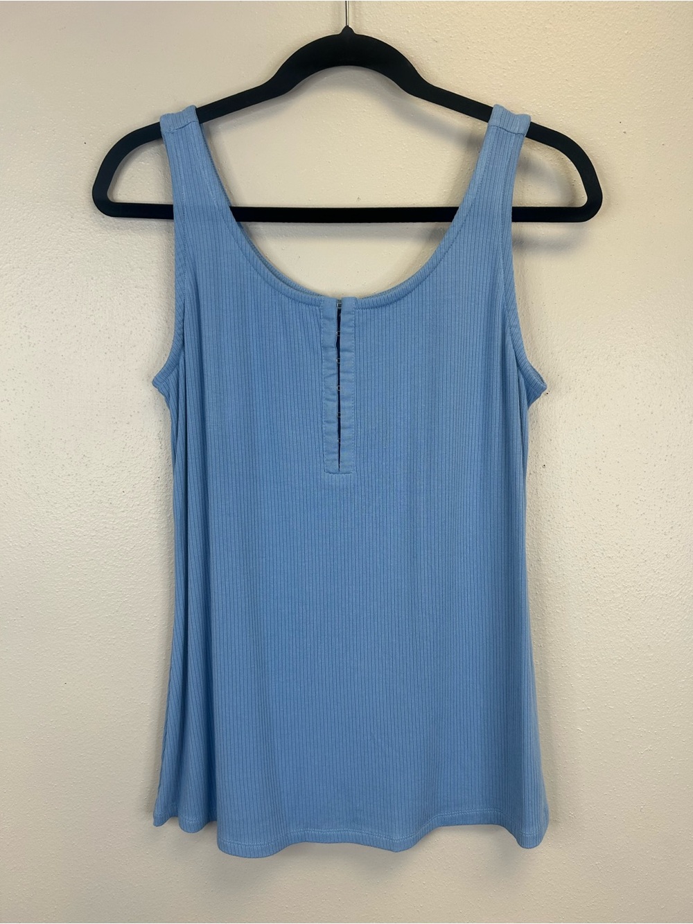 Torrid Sky Blue Ribbed Tank Top Size 2X NWT Fitted Vneck Hook Front Summer Sexy - Picture 2 of 10